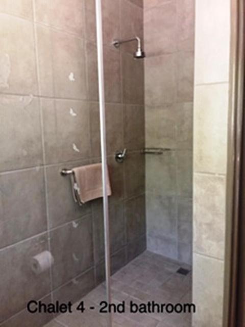 Impala Chalets พาลาบอร์วา ภายนอก รูปภาพ