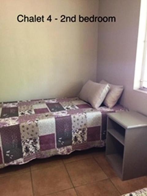 Impala Chalets พาลาบอร์วา ภายนอก รูปภาพ
